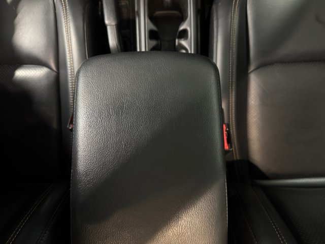Used 2025 Jeep Wrangler Sport AWD/4WD image 16