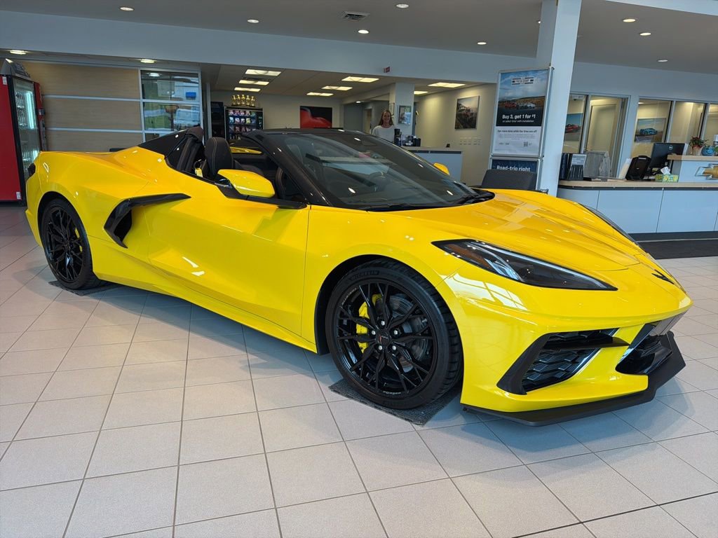 Used 2025 Chevrolet Corvette Stingray Premium Conv RWD image 1