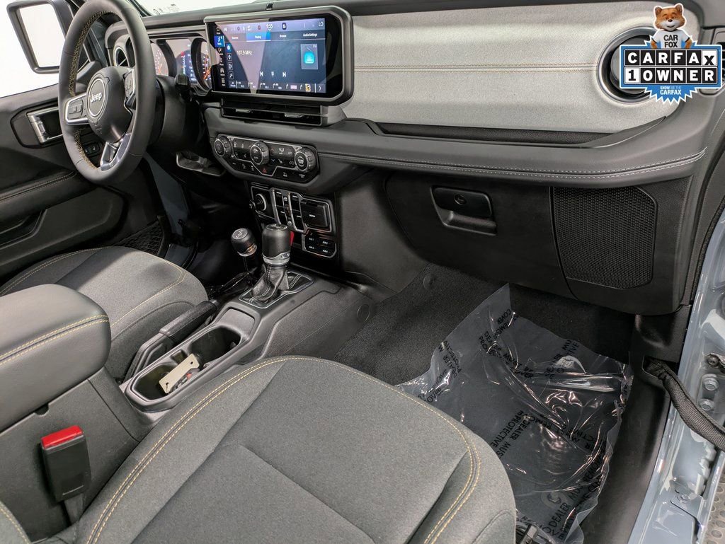 Used 2024 Jeep Wrangler Sahara image 30