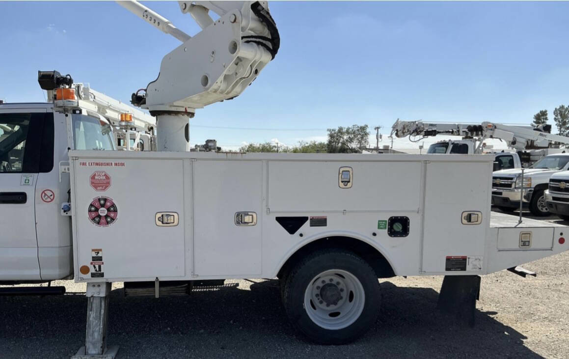 Used 2019 Ford F550 4x4 Regular Cab Super Duty image 6