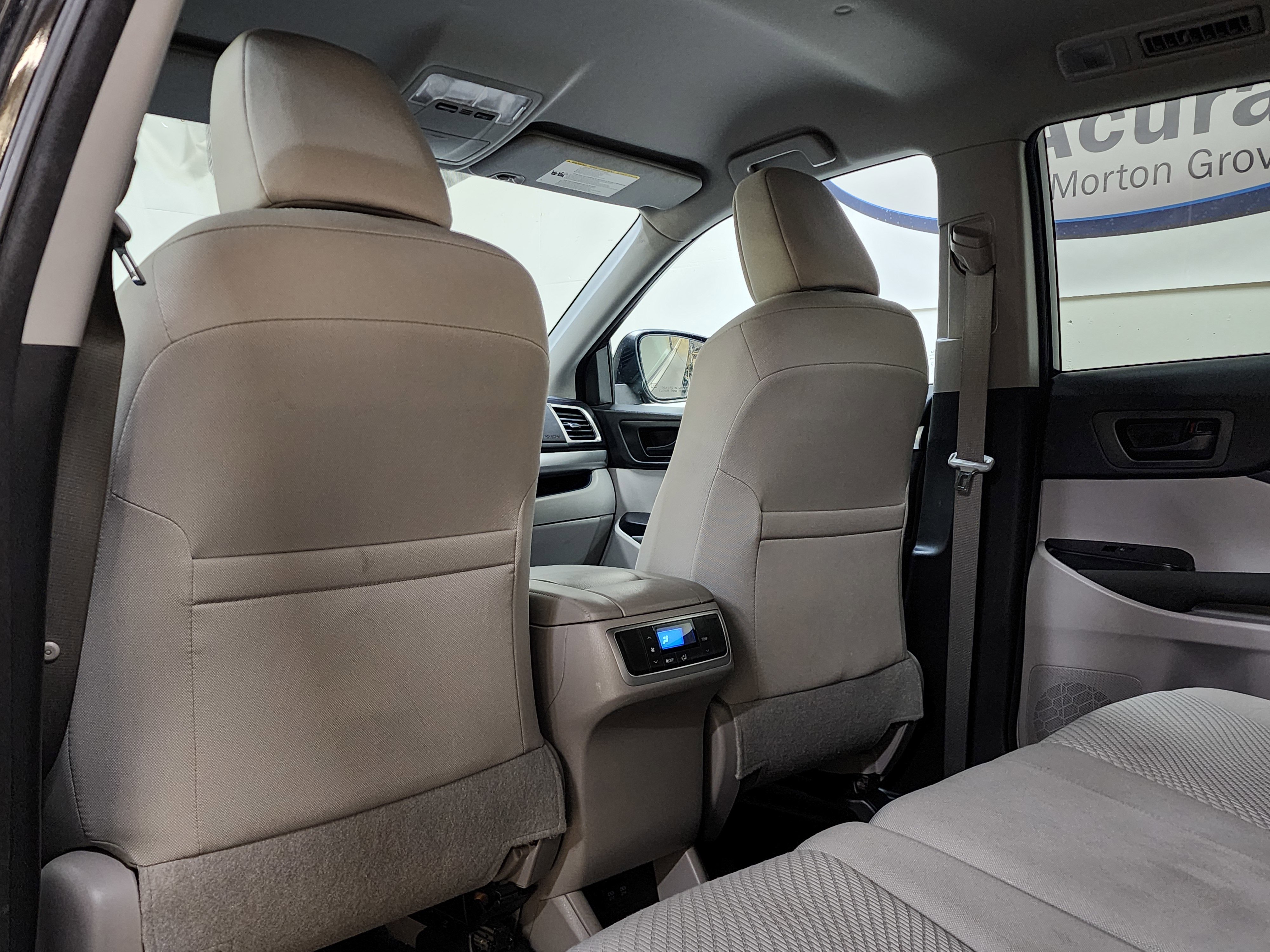 Used 2017 Toyota Highlander LE image 15