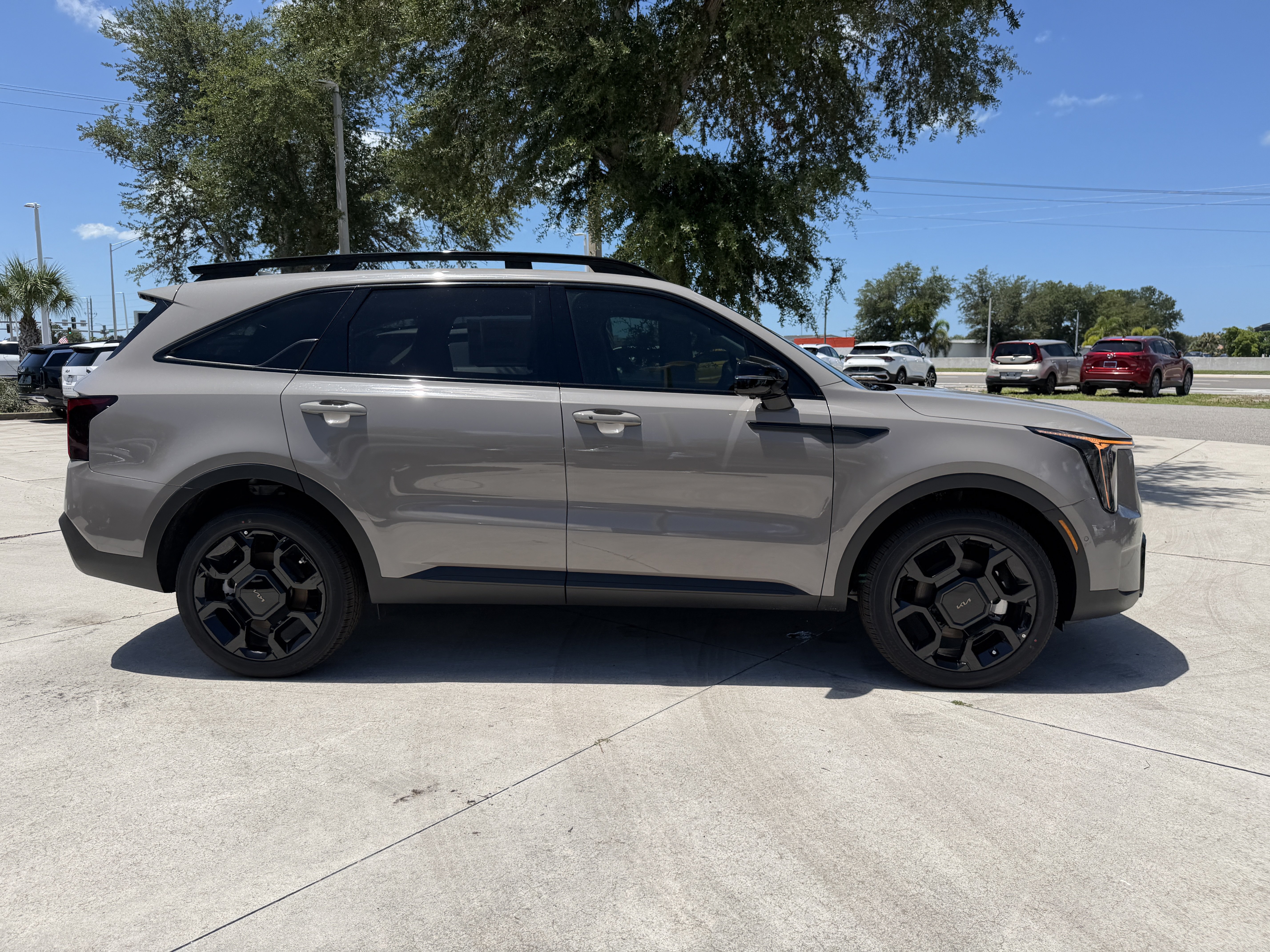 New 2026 Kia Sorento SX AWD/4WD image 2