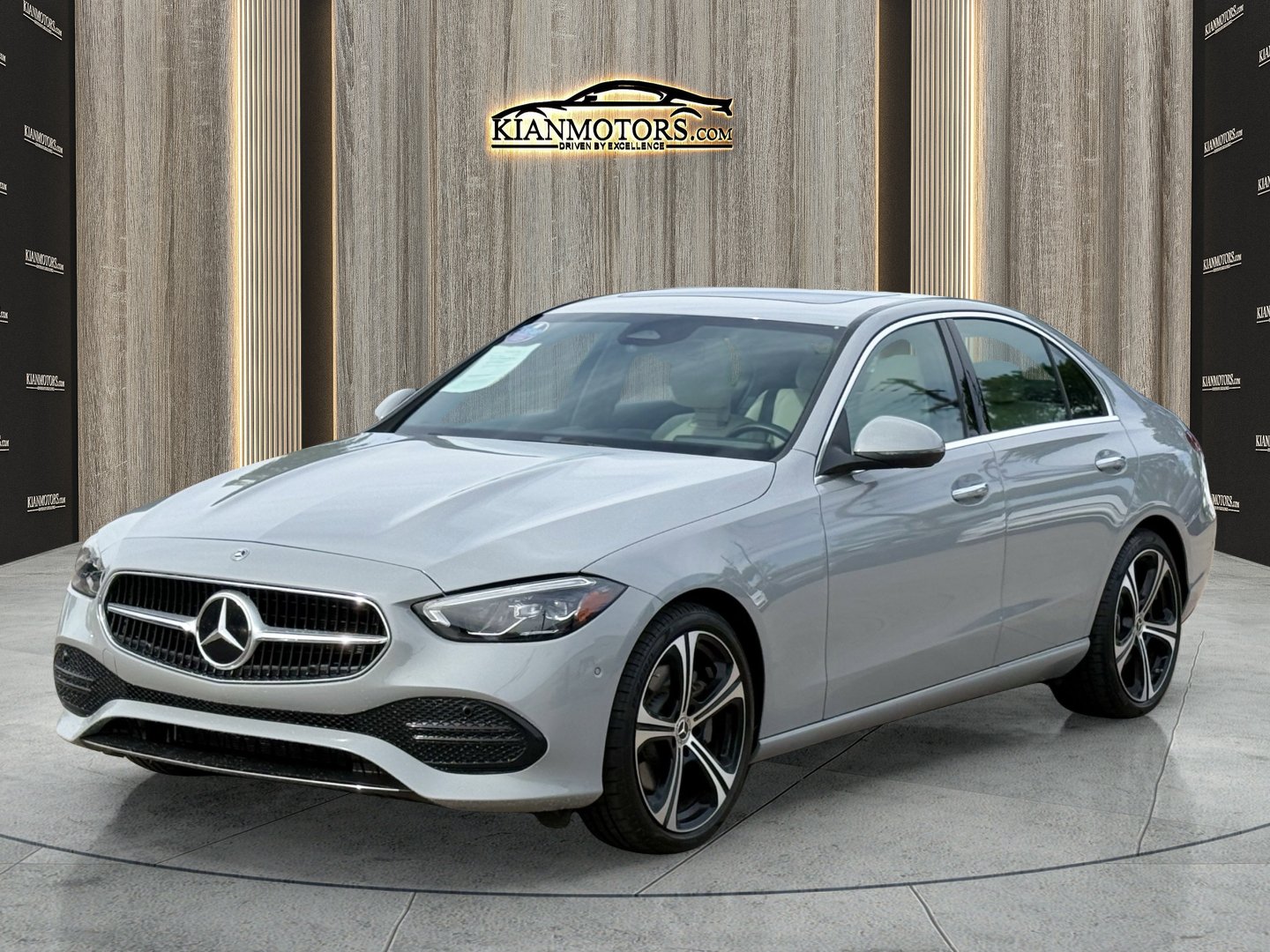 Used 2025 Mercedes-Benz C 300 Sedan image 3