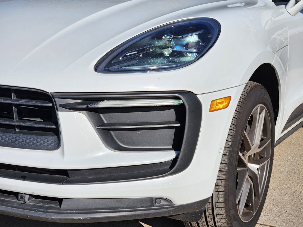 Used 2023 Porsche Macan image 8