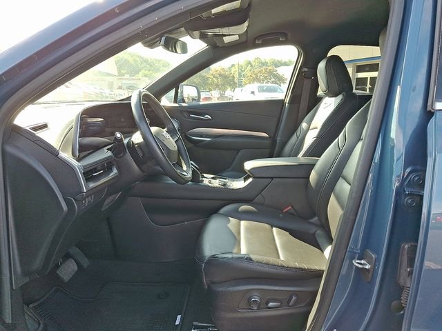 Used 2024 Cadillac XT4 Premium Luxury image 13