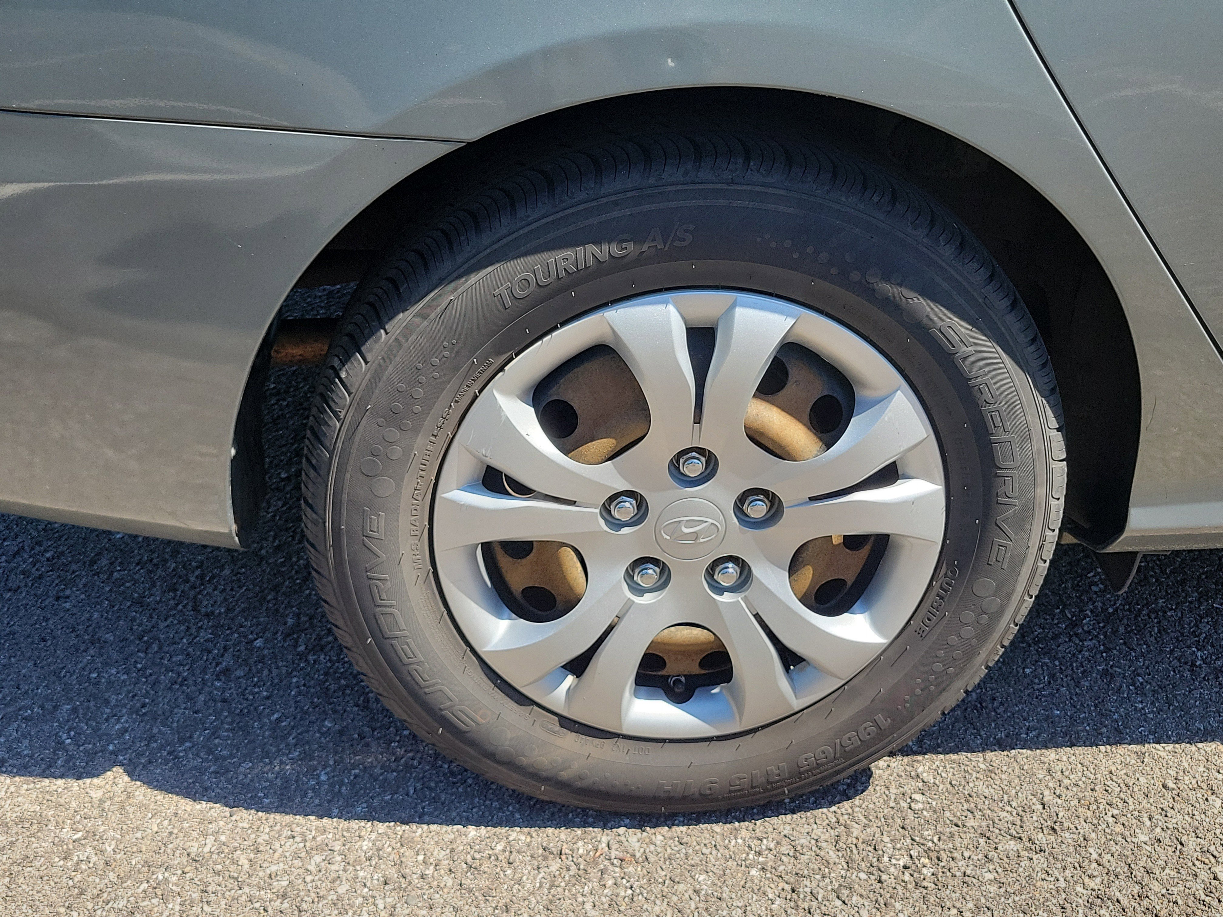 Used 2010 Hyundai Elantra GLS FWD image 7