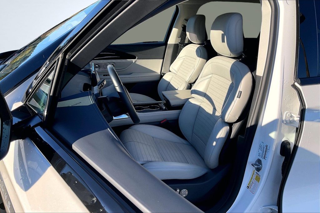 Used 2026 Lincoln Nautilus Reserve AWD/4WD image 22