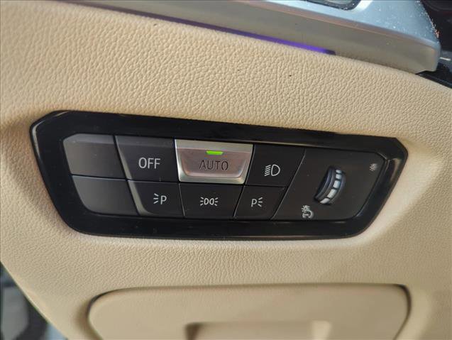 Used 2020 BMW 330i Sedan w/ Convenience Package image 23