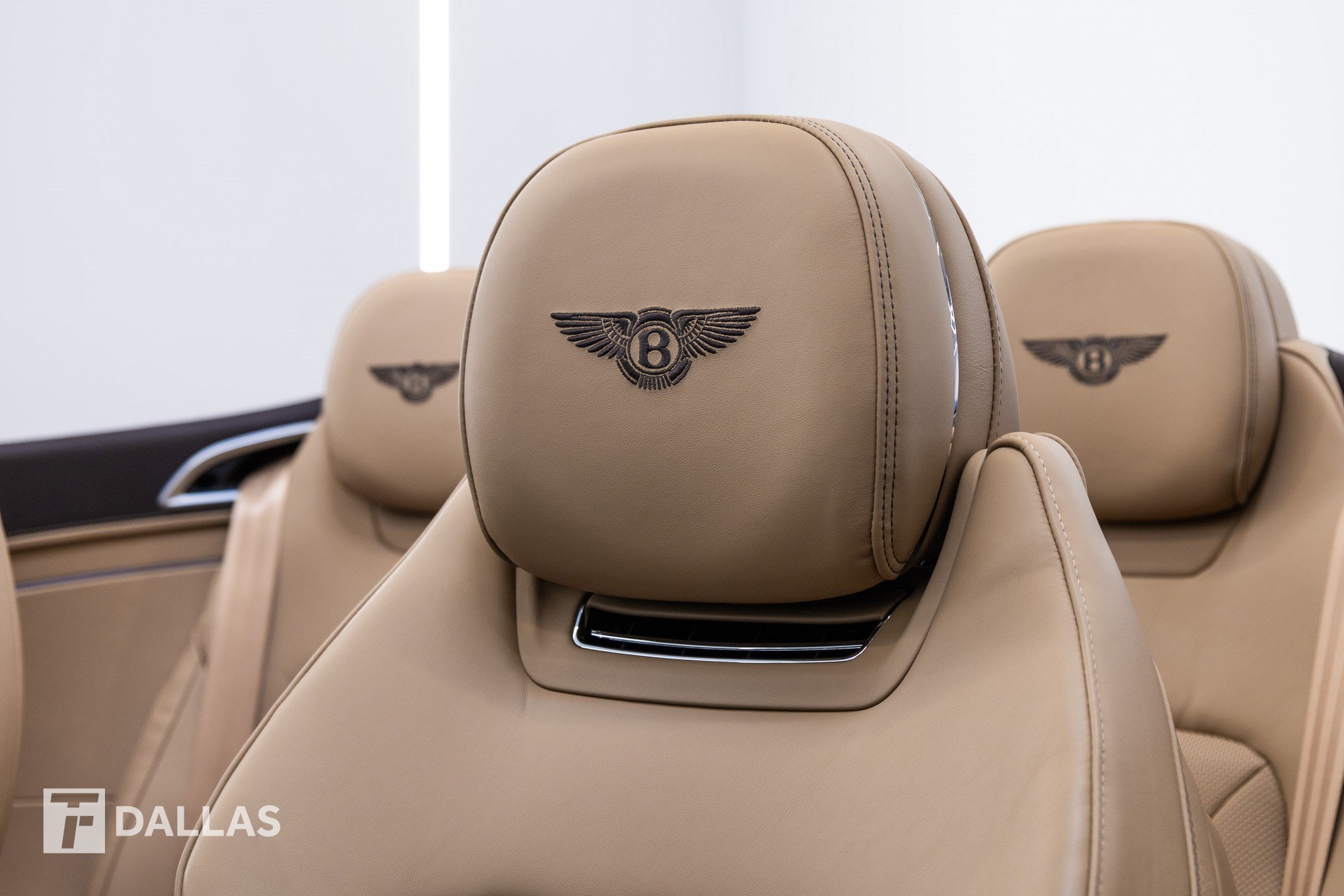 Used 2020 Bentley Continental GT AWD/4WD image 24