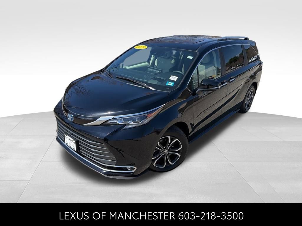 Used 2025 Toyota Sienna Platinum image 1
