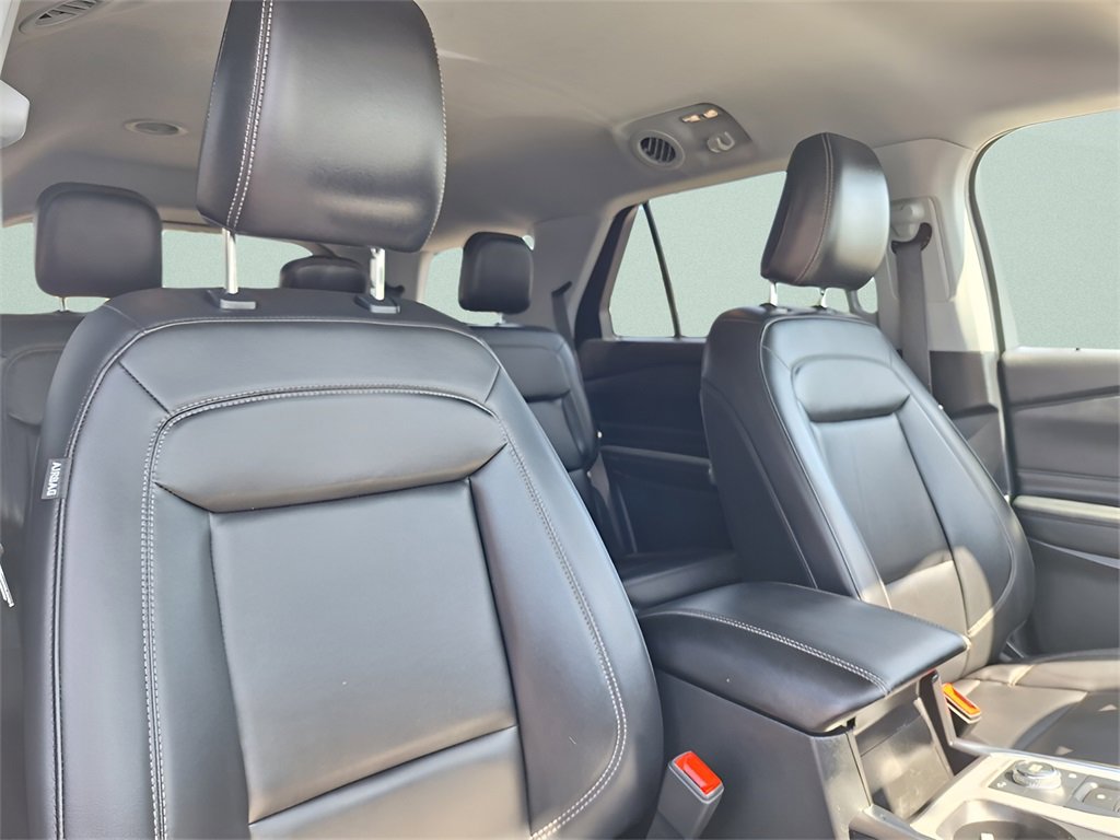 Used 2022 Ford Explorer XLT w/ Equipment Group 202A image 27