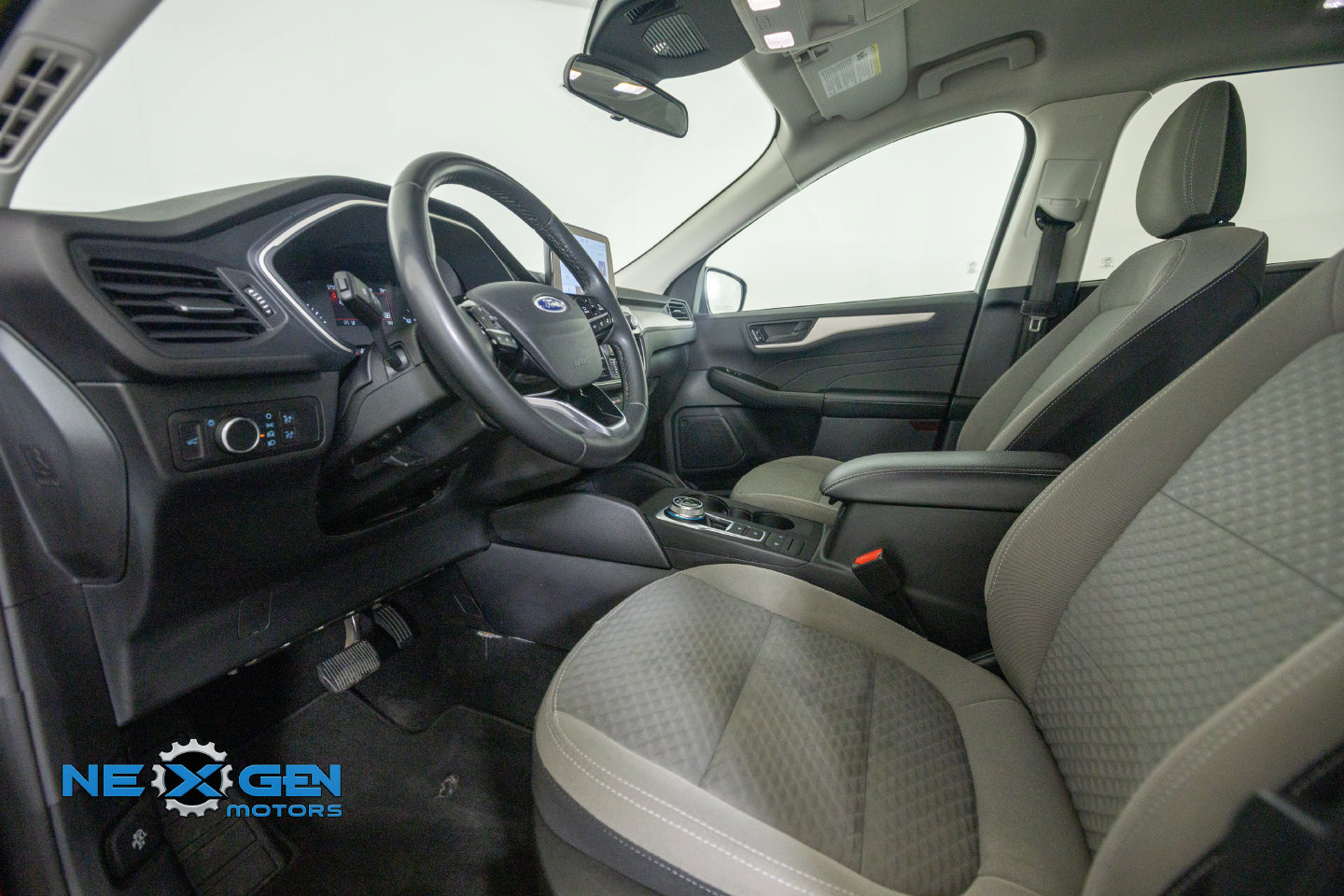 Used 2022 Ford Escape SE w/ SE Sport Appearance Package FWD image 11