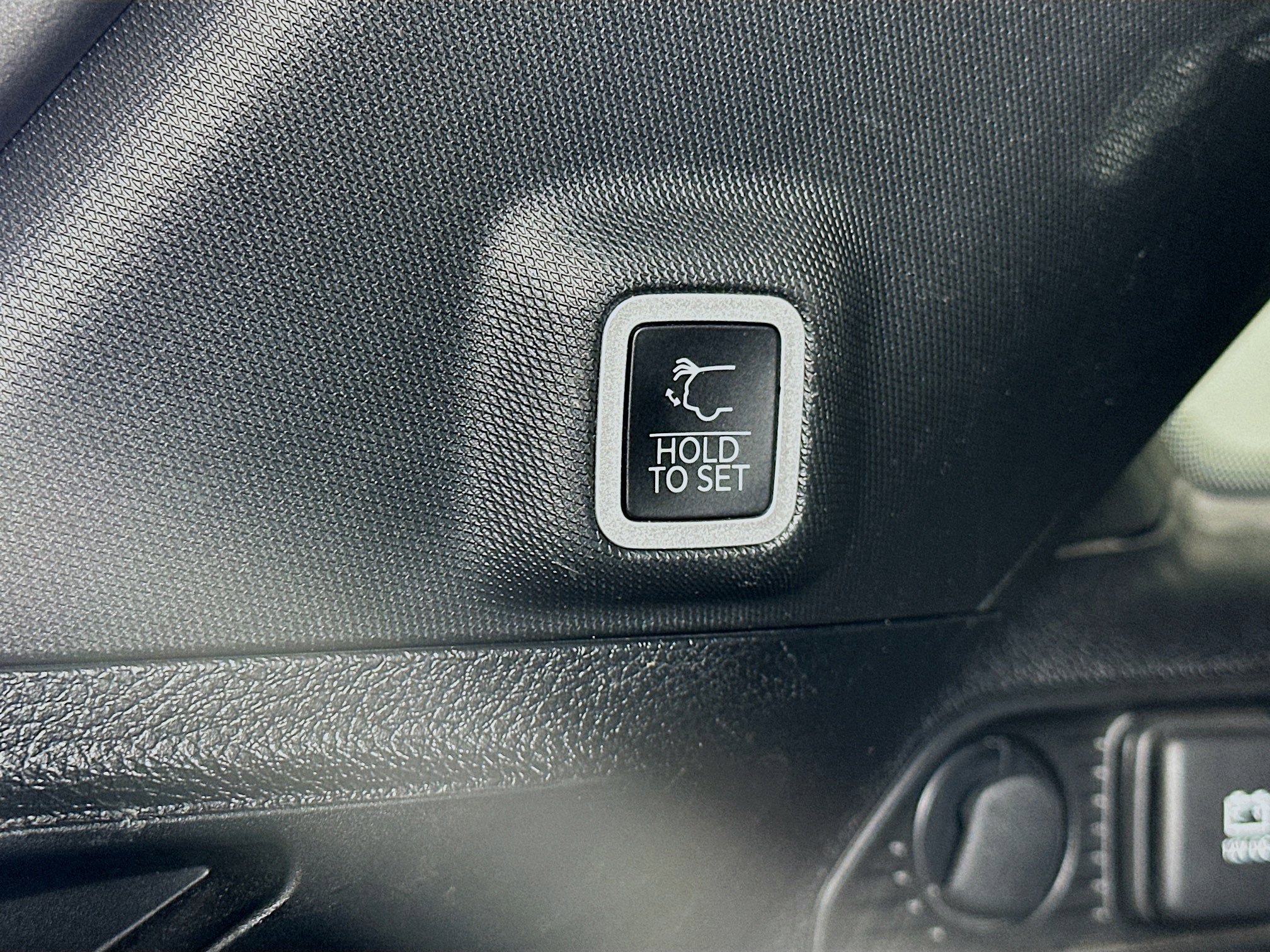 Used 2023 Jeep Grand Cherokee Altitude AWD/4WD image 29
