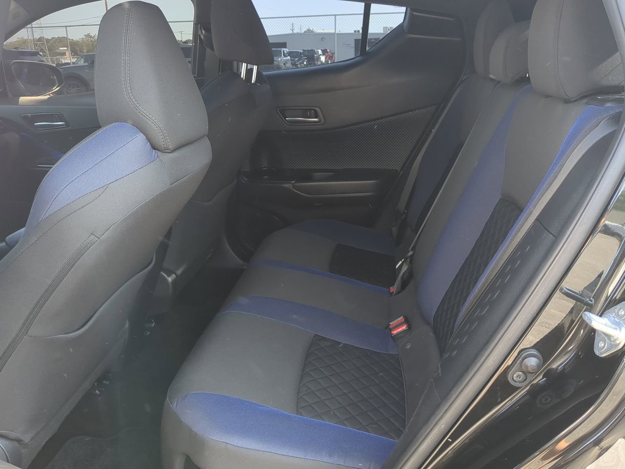 Used 2020 Toyota C-HR XLE FWD image 12