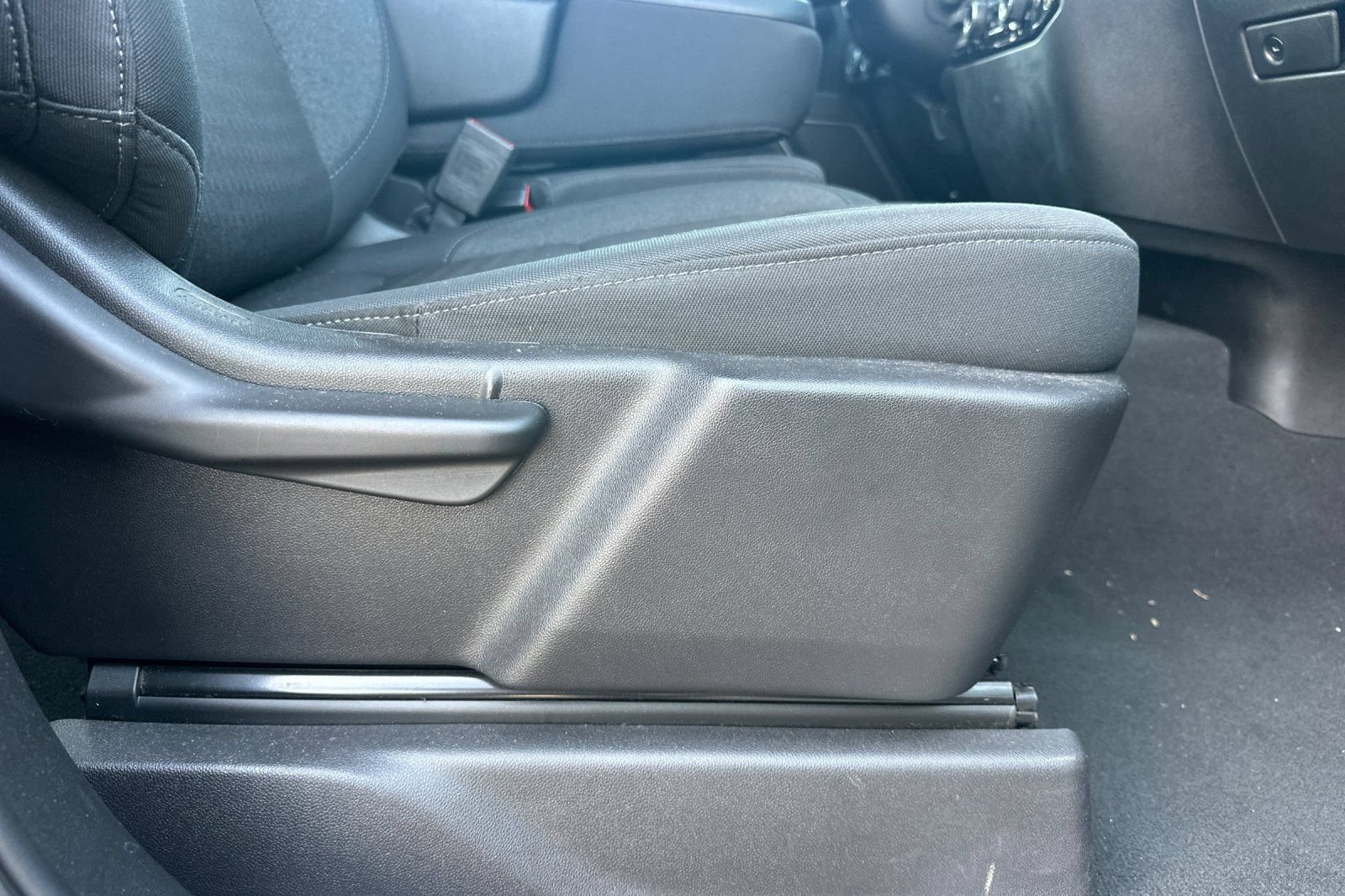 Used 2025 Chevrolet Silverado 1500 LT RWD image 22