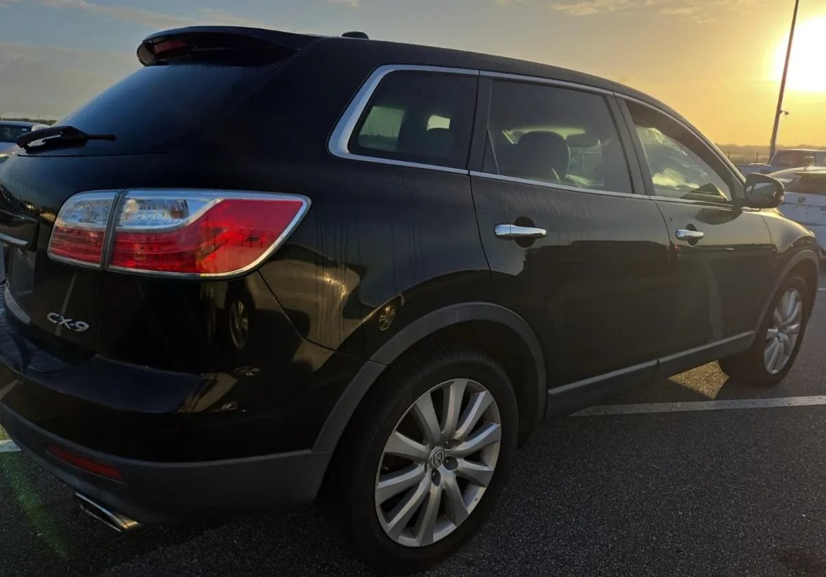 Used 2010 MAZDA CX-9 Grand Touring w/ Moonroof & Bose Audio Pkg FWD image 4