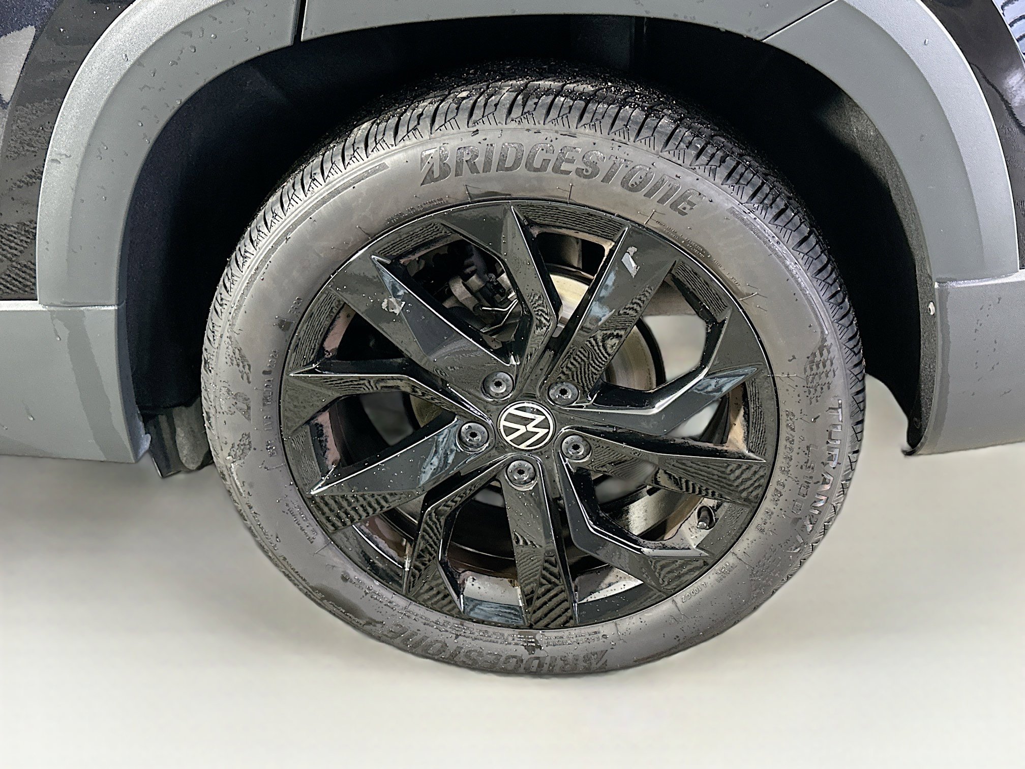 Used 2024 Volkswagen Taos SE image 11