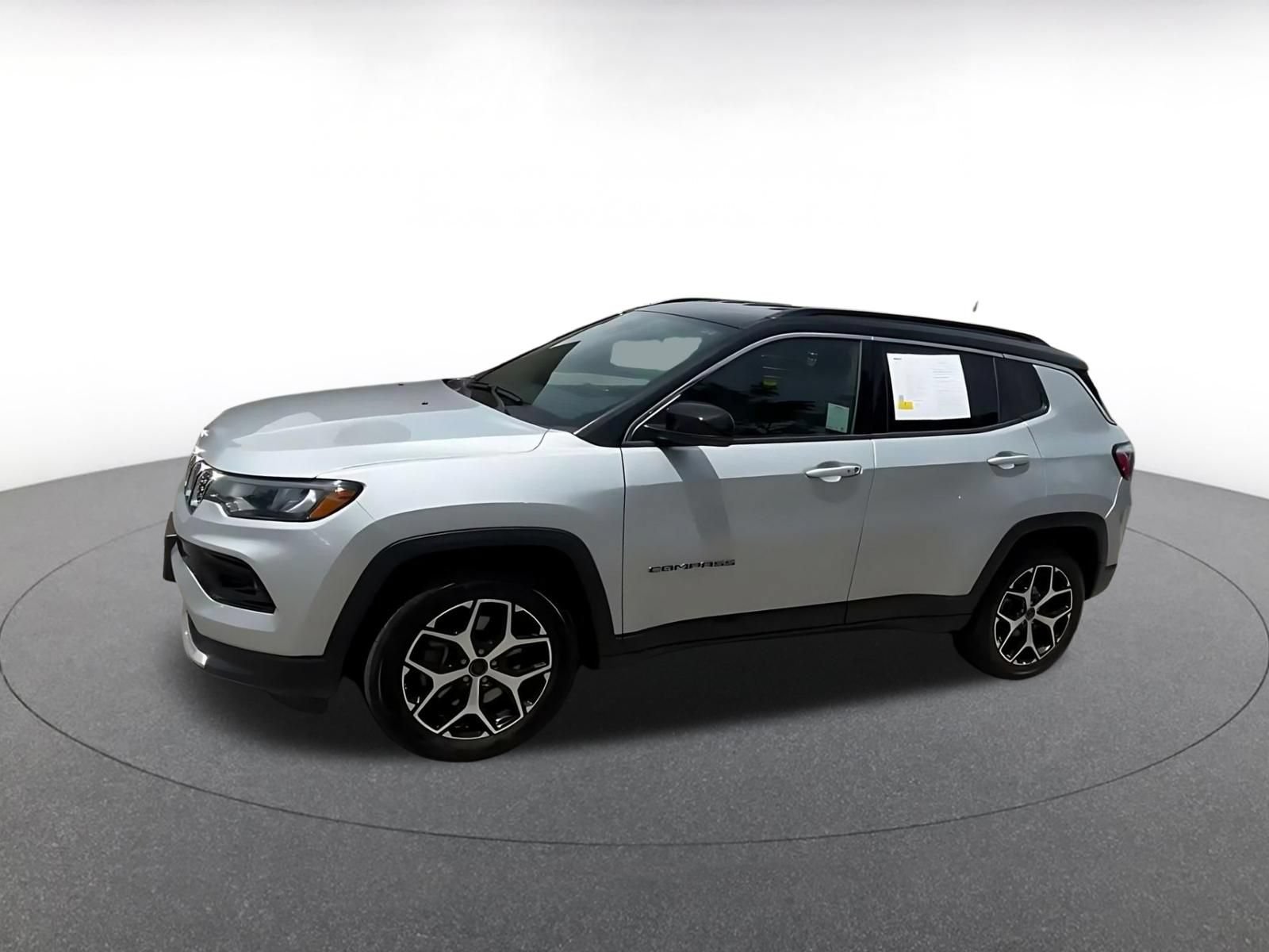 Used 2025 Jeep Compass Limited AWD/4WD image 7