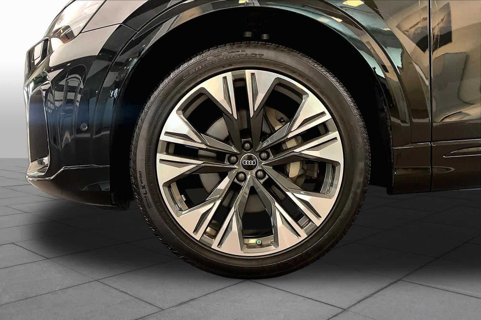 Certified 2025 Audi Q8 Premium Plus AWD/4WD image 10