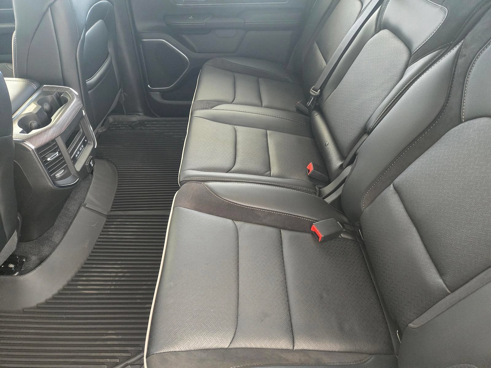 New 2026 RAM 1500 Laramie AWD/4WD image 5