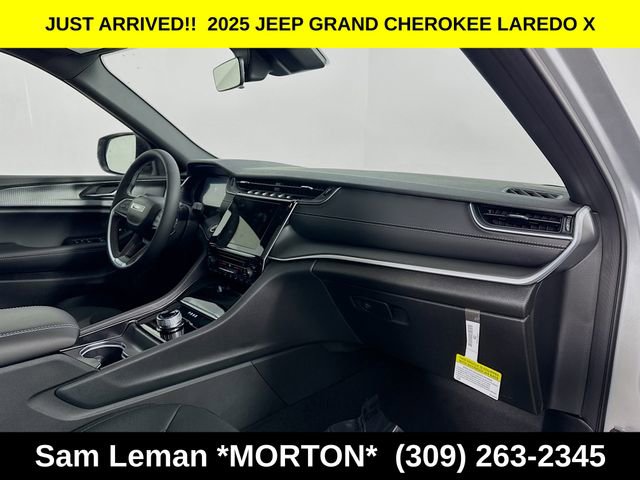 New 2025 Jeep Grand Cherokee L Laredo AWD/4WD image 29
