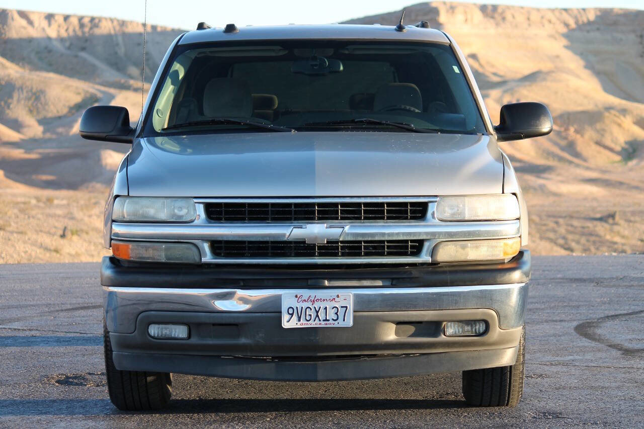 Used 2005 Chevrolet Suburban LS image 3
