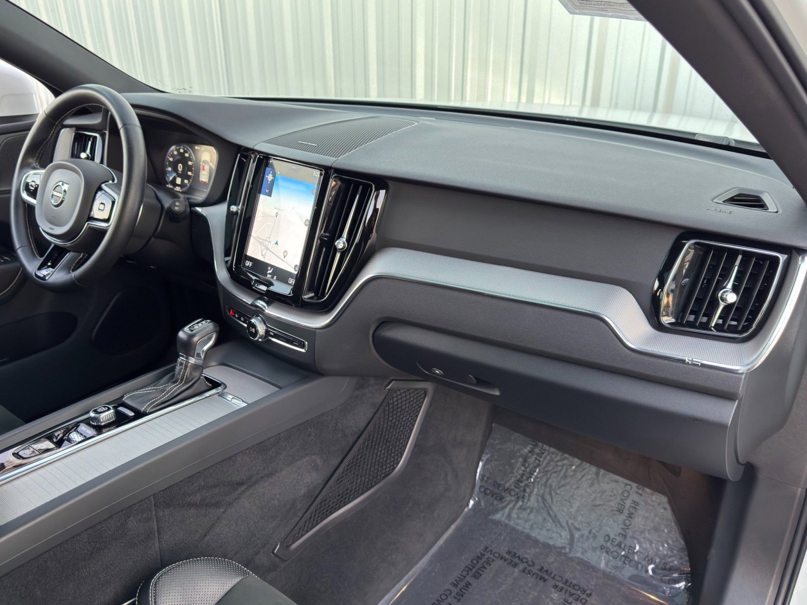 Used 2019 Volvo XC60 T5 R-Design w/ Protection Package image 14