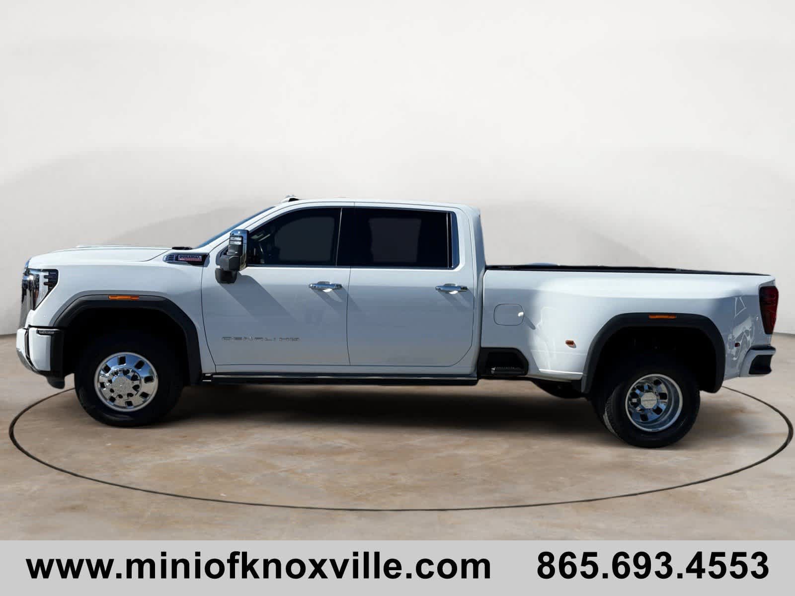Used 2024 GMC Sierra 3500 Denali w/ Denali Reserve Package AWD/4WD image 6