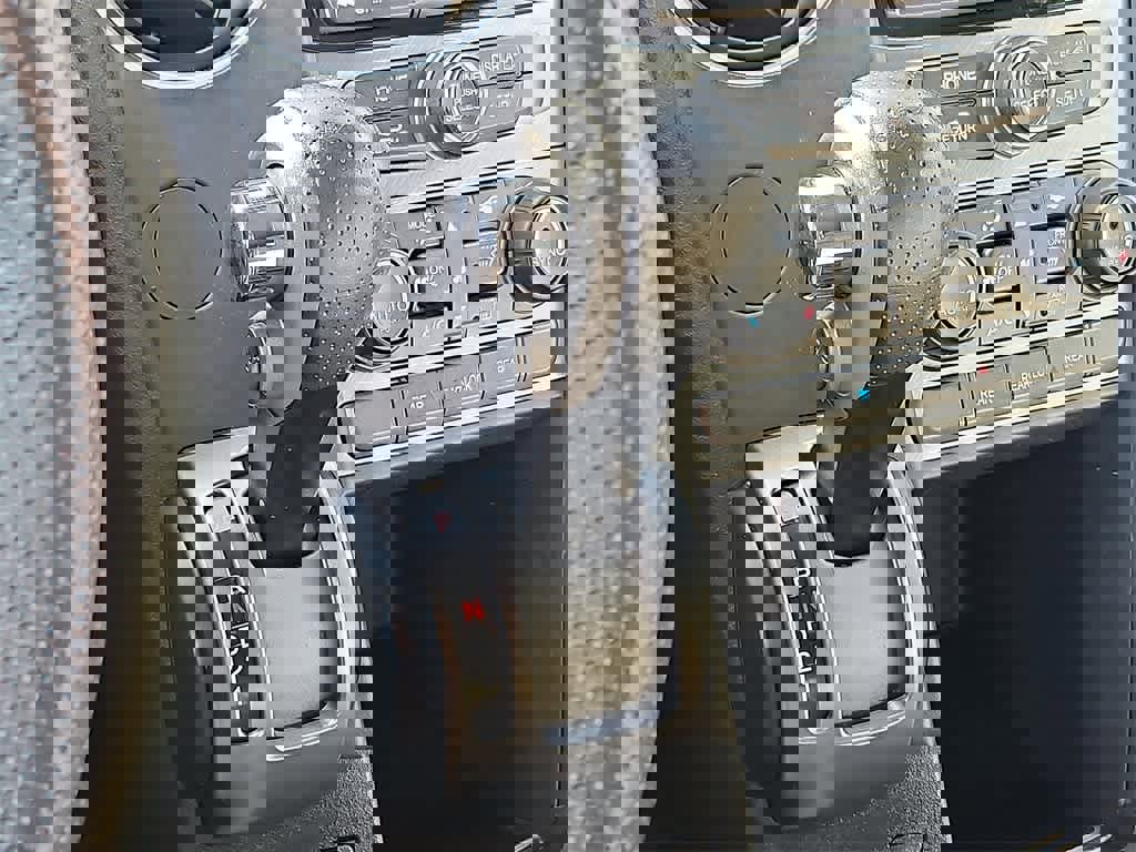 Used 2015 Honda Pilot LX image 11