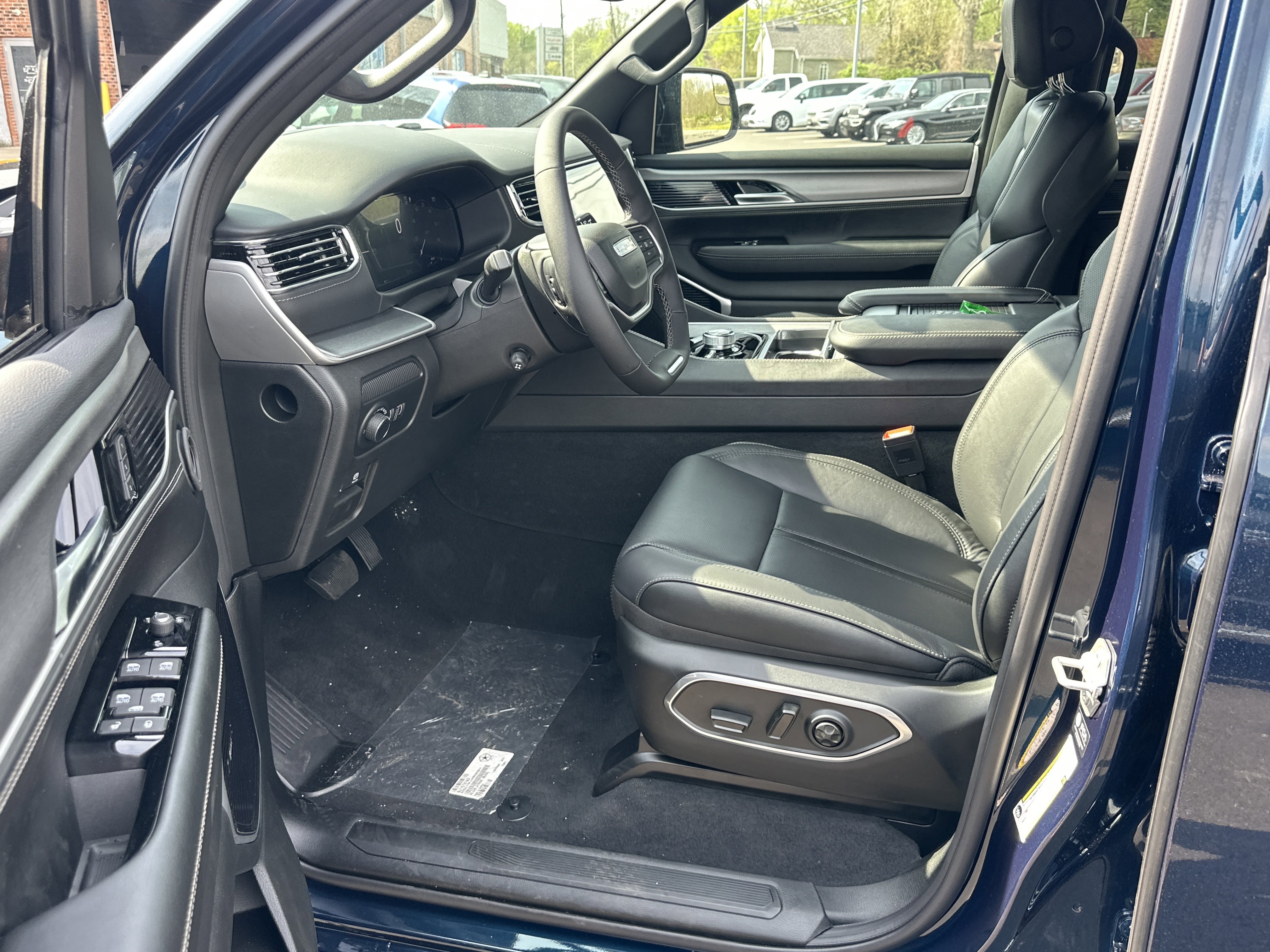 New 2026 Jeep Grand Wagoneer Limited AWD/4WD image 25