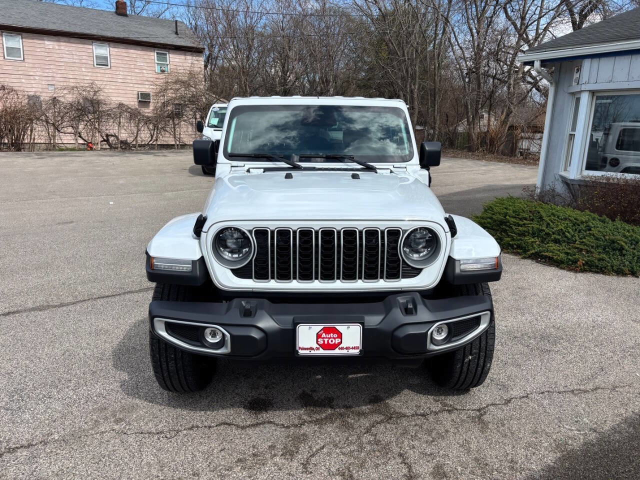 Used 2025 Jeep Wrangler Unlimited Sahara w/ Safety Group image 8