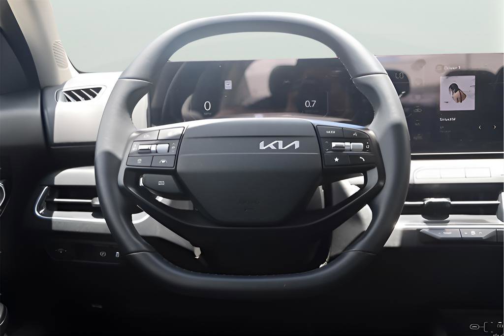 Certified 2025 Kia K4 EX image 19