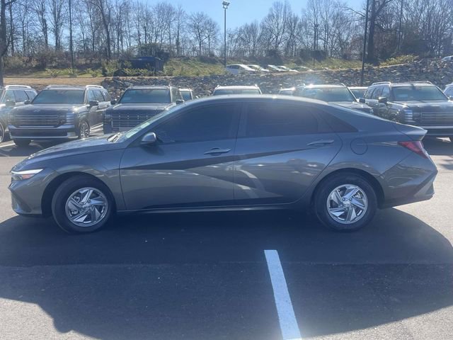 Used 2026 Hyundai Elantra SE image 5