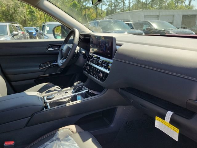 New 2026 Nissan Pathfinder Platinum image 32