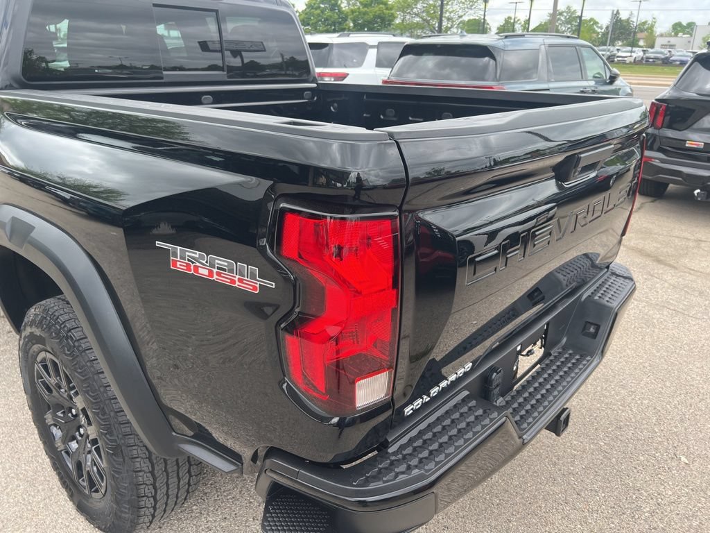 Used 2024 Chevrolet Colorado Trail Boss w/ Advanced Trailering Package AWD/4WD image 33