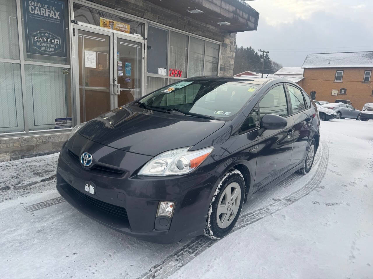 Used 2010 Toyota Prius Five image 2