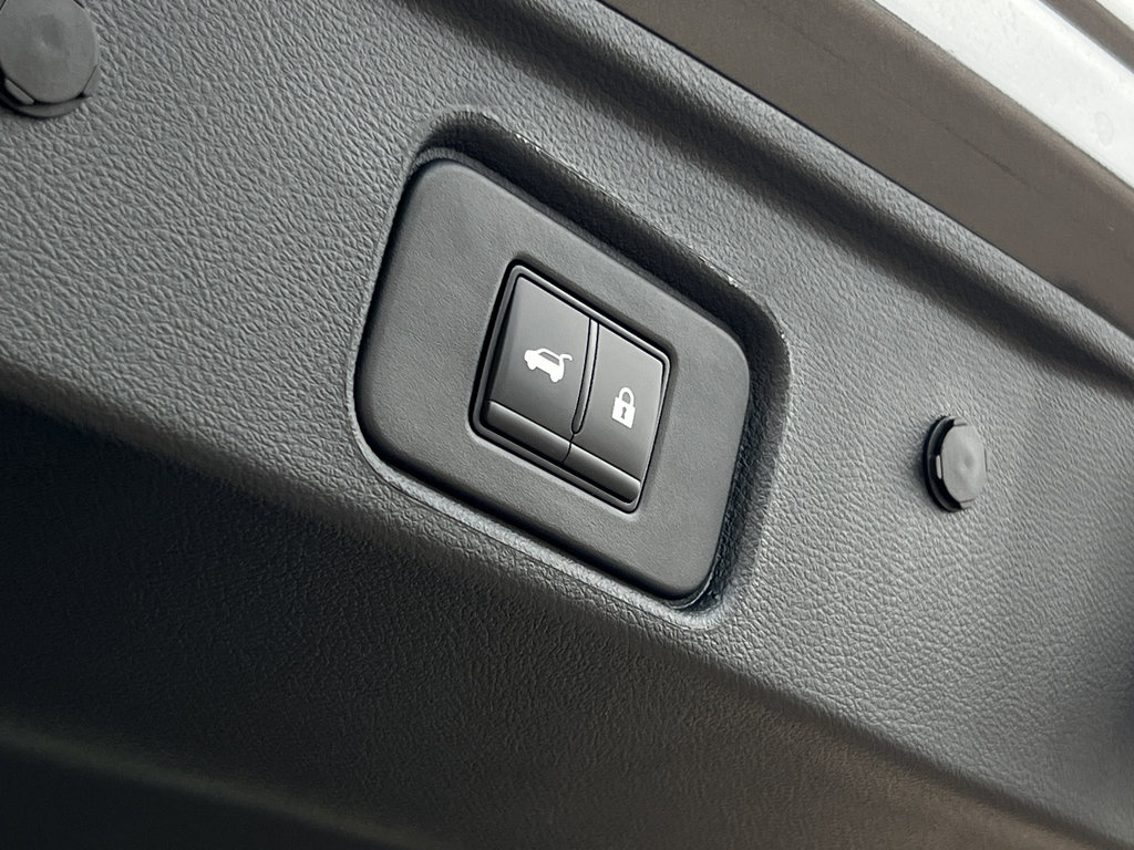 New 2025 Nissan Pathfinder Platinum w/ Cargo Package image 19