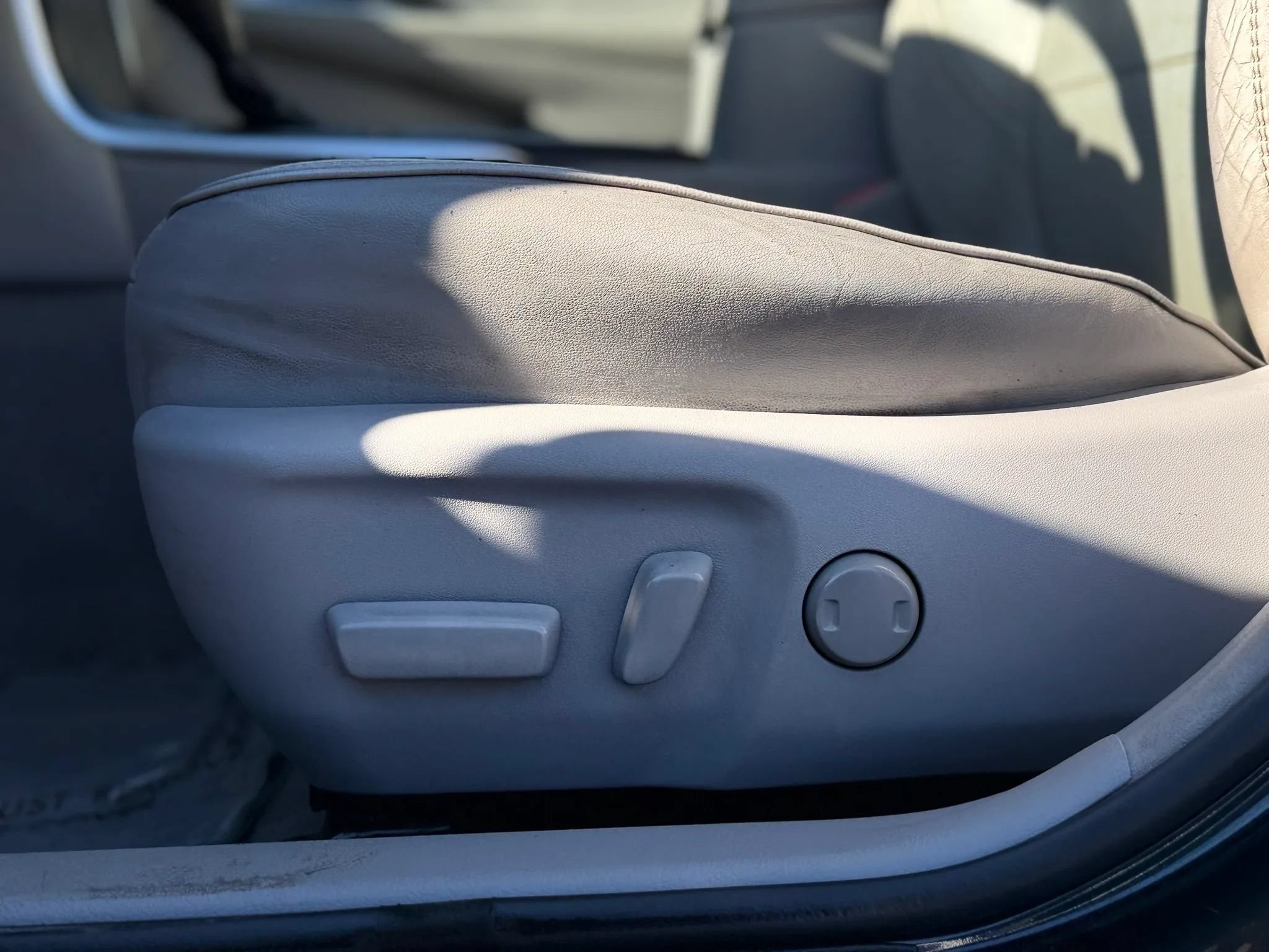 Used 2017 Toyota Camry XLE w/ Moonroof Package FWD image 28