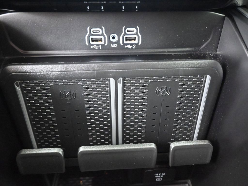 Used 2025 RAM 2500 Laramie image 9