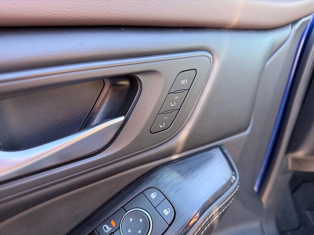 Used 2023 Nissan Rogue SL w/ SL Premium Package image 15