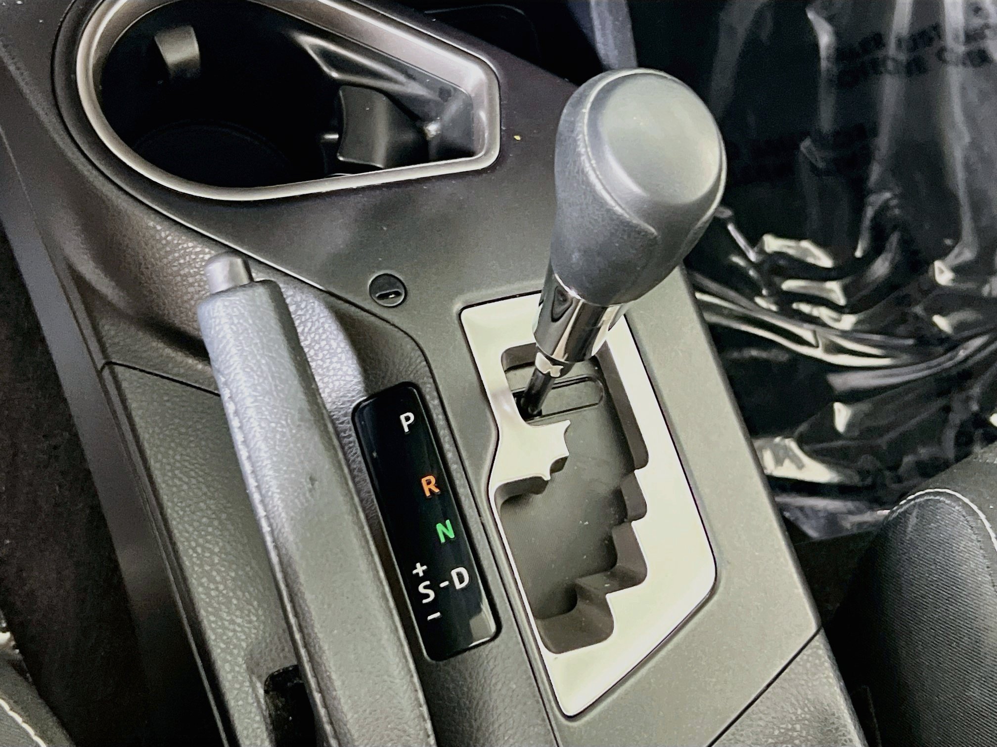 Used 2018 Toyota RAV4 XLE AWD/4WD image 16