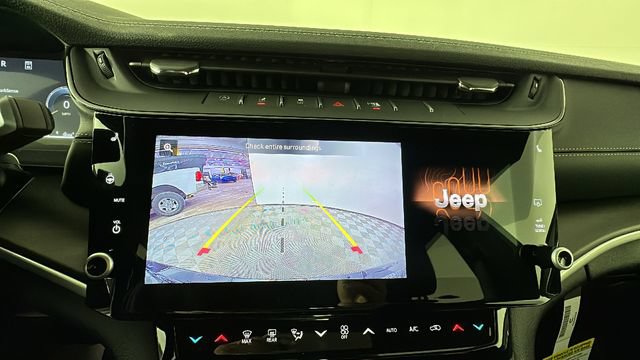 New 2026 Jeep Grand Cherokee Altitude AWD/4WD image 27