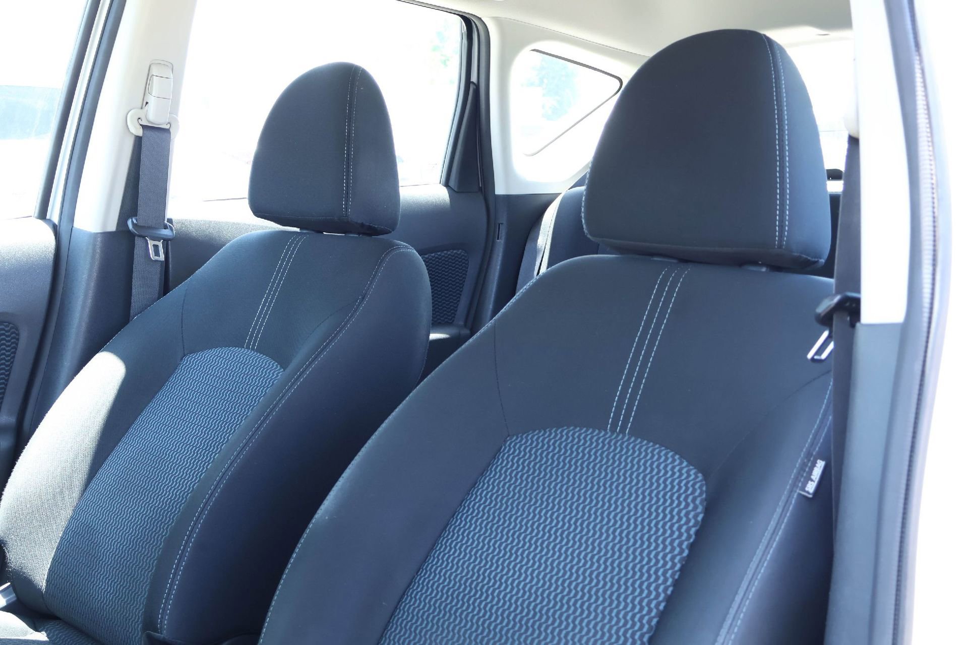 Used 2016 Nissan Versa Note SV FWD image 11