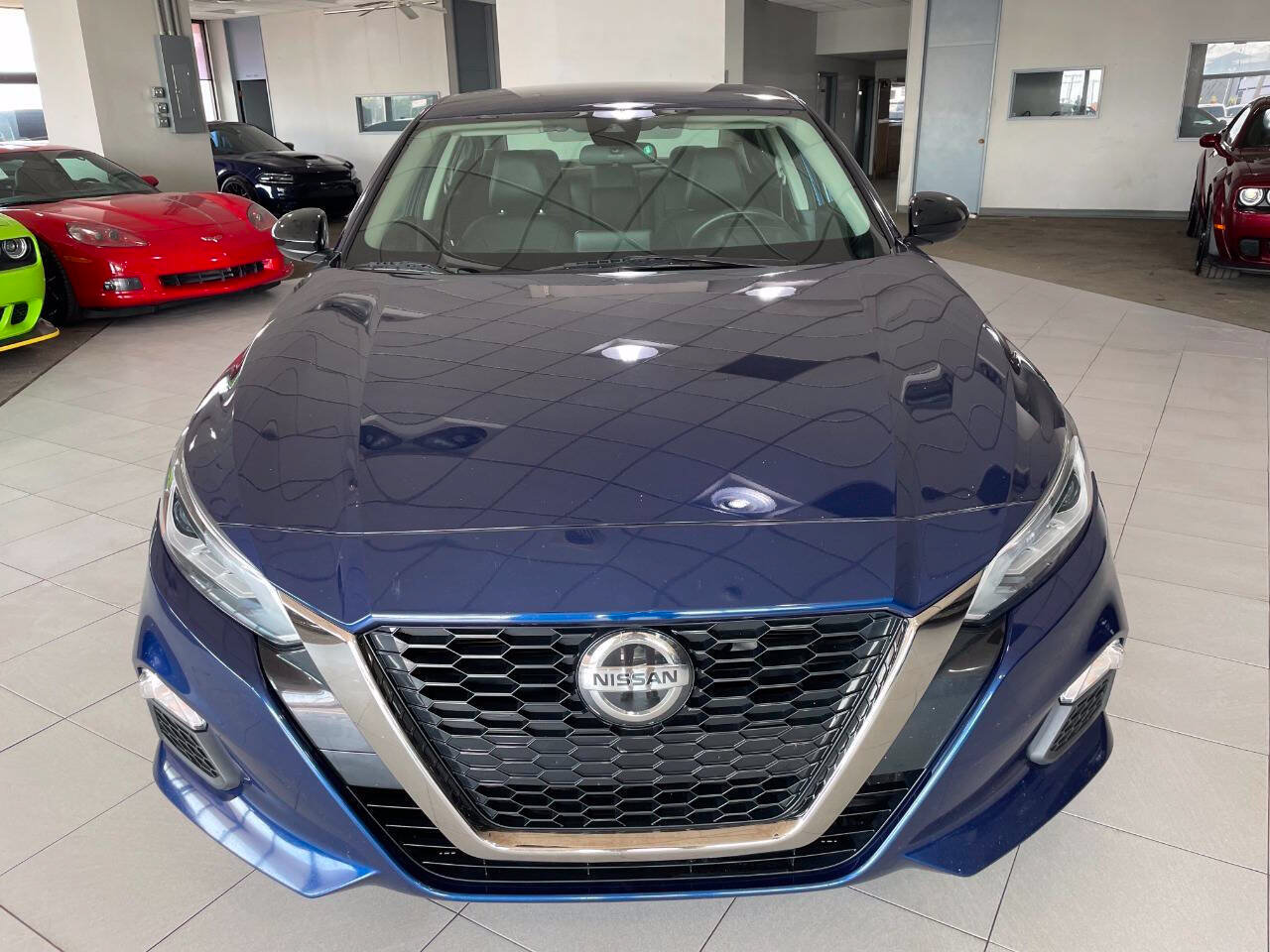 Used 2022 Nissan Altima 2.5 SR FWD image 2