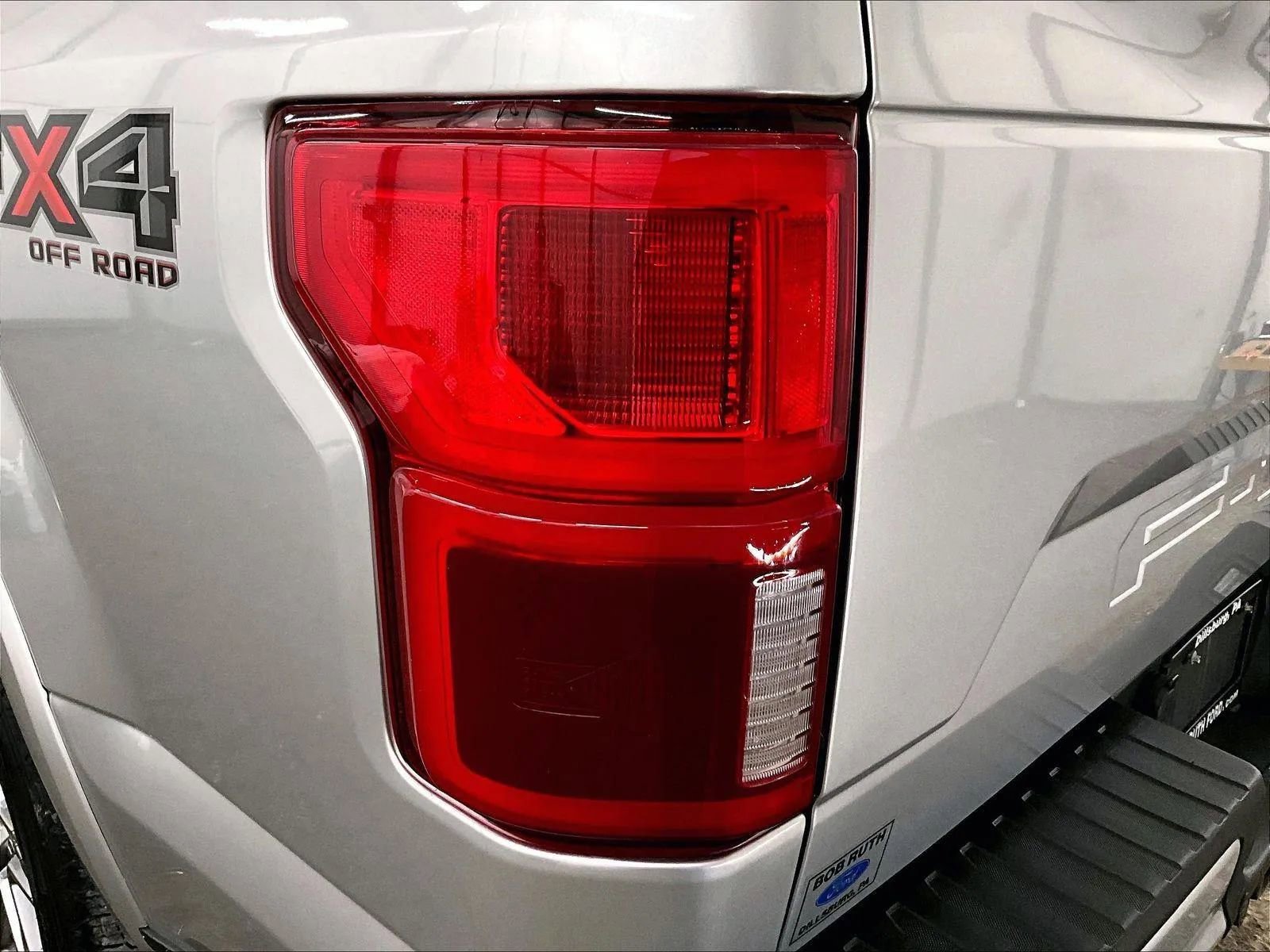 Used 2018 Ford F150 Lariat image 28