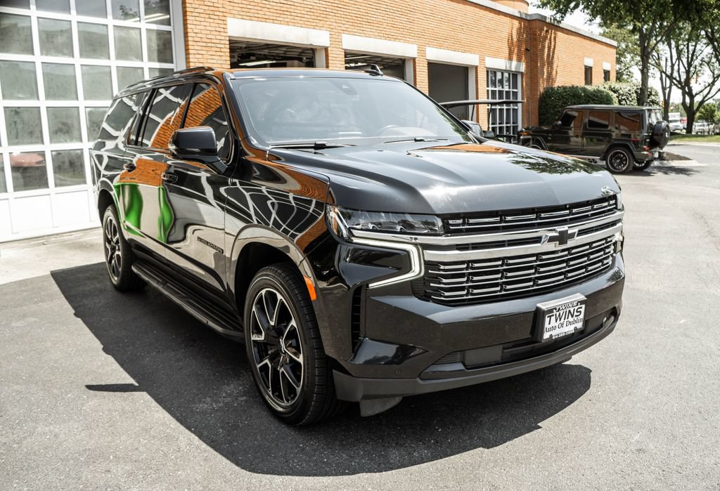 Used 2021 Chevrolet Suburban RST w/ Luxury Package AWD/4WD image 6
