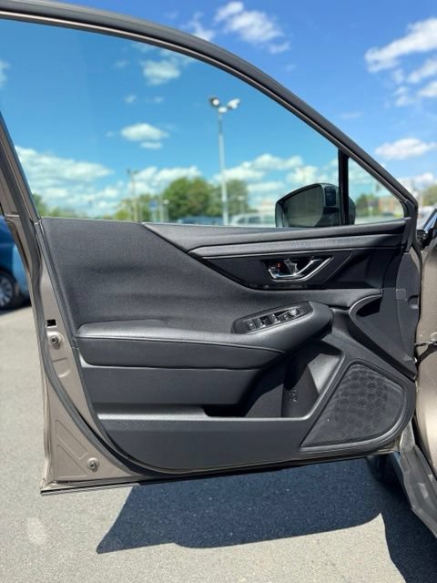 Used 2024 Subaru Outback Premium AWD/4WD image 8