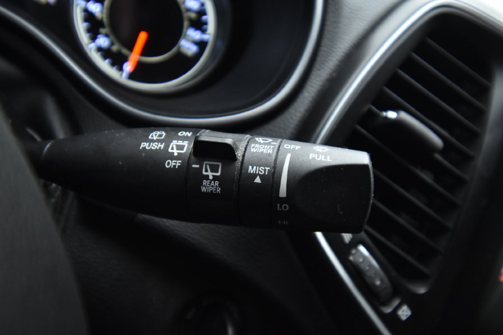 Used 2021 Jeep Cherokee Latitude FWD image 31