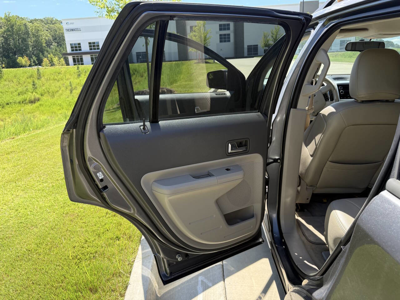 Used 2009 Ford Edge SEL image 12