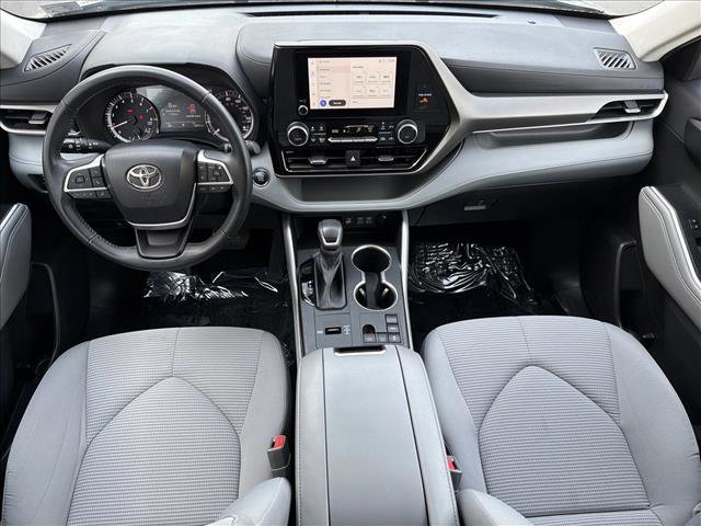 Used 2023 Toyota Highlander LE FWD image 24